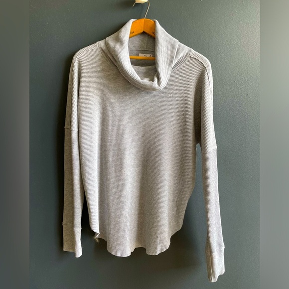 Aritzia TNA Waffle-knit Cowl Neck Long-sleeve - Picture 1 of 5